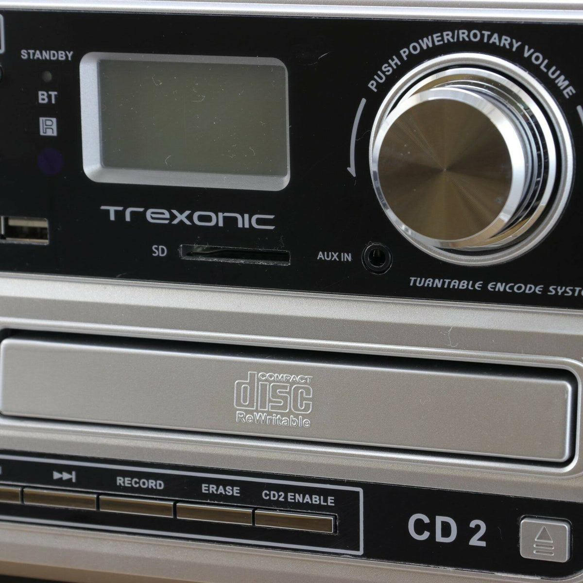 3-Speed Turntable with CD Player Cassette Player FM Radio P383531